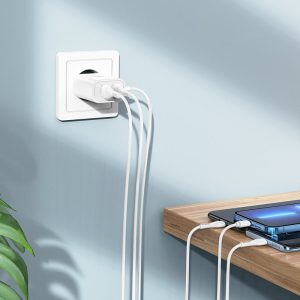 Chargeur mural "C103A Courser" EU double port avec câble intégré