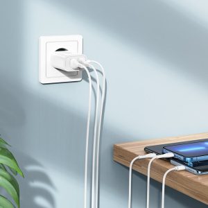 Chargeur mural "C103A Courser" EU double port avec câble intégré