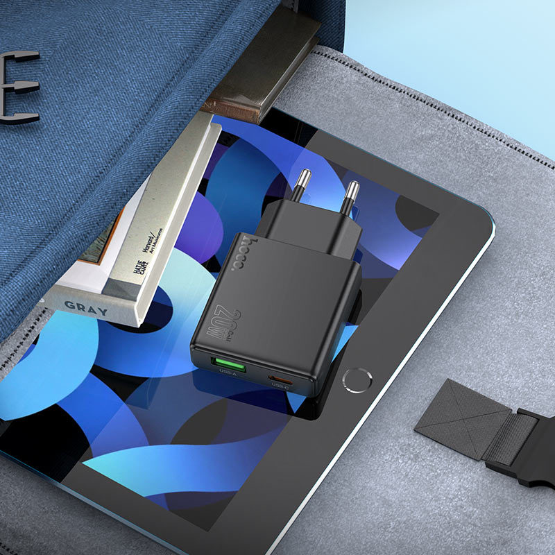 Chargeur Mural Ultra Fin « N38 Delgado »